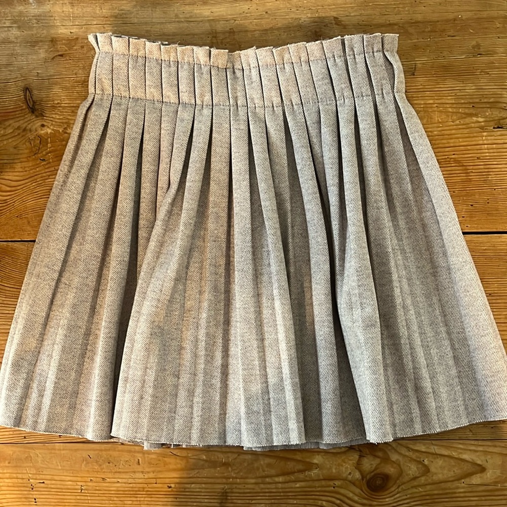 Beautiful, super soft Mayoral skirt